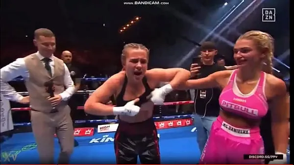 ایچ ڈی Uncensored Daniella Hemsley Flashing after boxing Win ٹاپ ویڈیوز