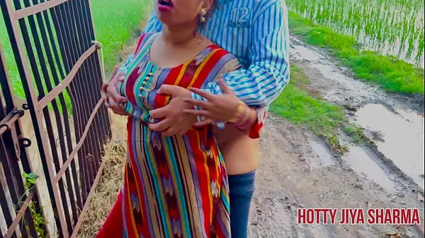 HD-Outdoor risky sex with indian bhabhi doing pee and filmed by her husband topvideo's
