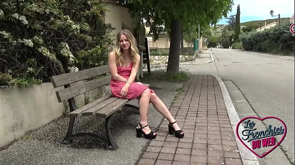 HD Sally, young 18 year old blonde, shy but naughty najlepšie videá