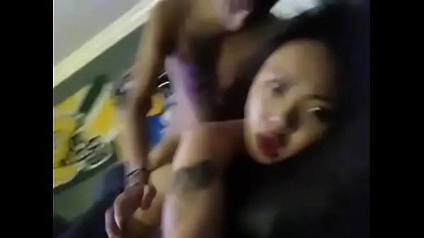 HD Asian girl sends her boyfriend a break up video أعلى مقاطع الفيديو