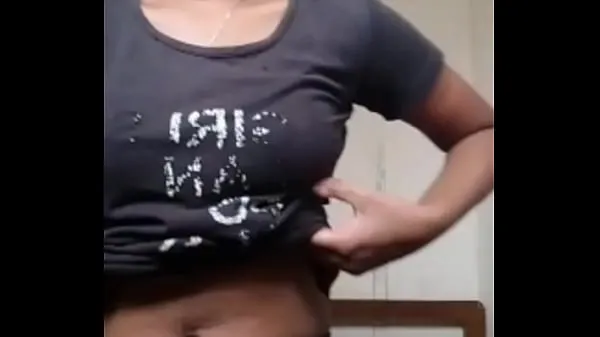 HD-kannada girl showing her big boobs topvideo's