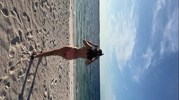 HD I Followed this Lady at the Beach and She Ended up Fucking me top Videos