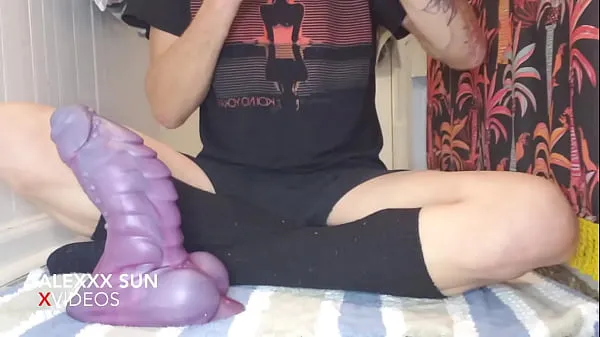 HD Trying My New Favorite Toy: Flint by Bad Dragon Anal Fisting Video teratas