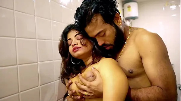 HD A hot nude girl fucked hard in the bathroom najboljši videoposnetki