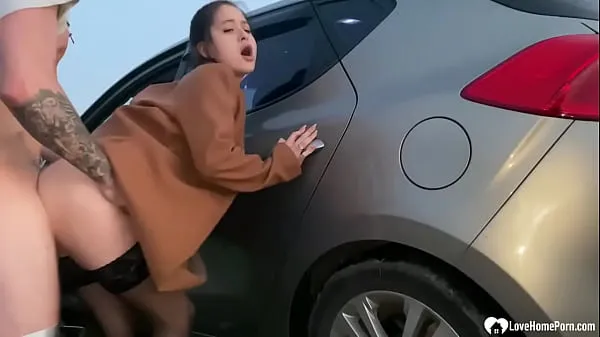 HD Picked up babe gets fucked by the car top Videos