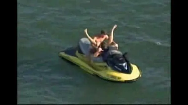 HD Caught in the Middle of the Sea xD Top-Videos