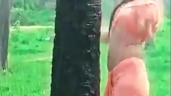 HD Kerala Girl Meghana Raj - Hot Ass Shake and Navel Show in Wet Saree top videoer